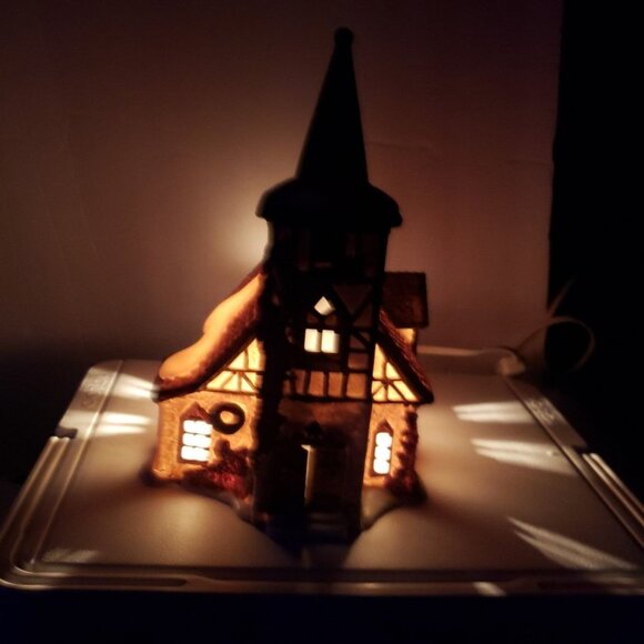 DICKINSON OLD MICHAEL CHURCH POR Intro 1992 Retired December 1996 Lighted - Picture 6 of 12